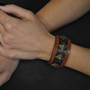 The ''Balteus'' bracelet - ThoseDogParents