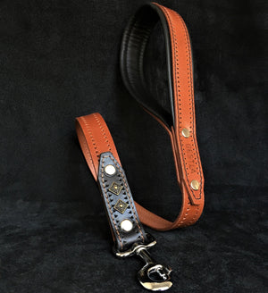 the "Balteus" brown leash - ThoseDogParents